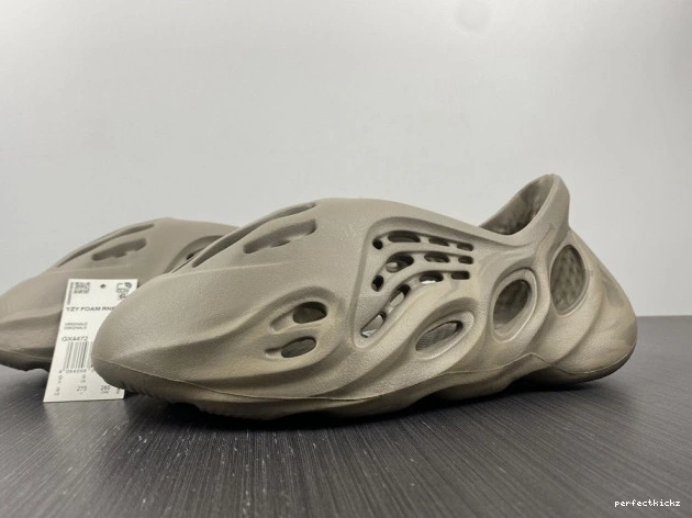 Stone Sage Yeezy GX4472 RNNR Foam Adidas 0816